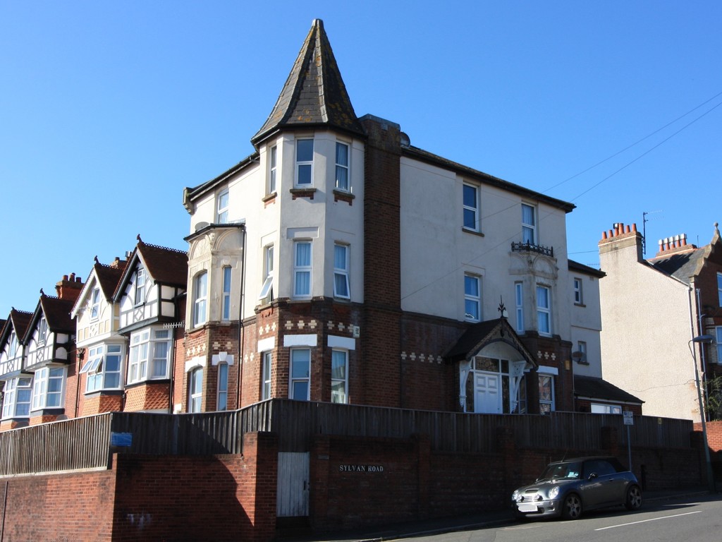 3 bed ground floor flat to rent in Sylvan Road, Exeter