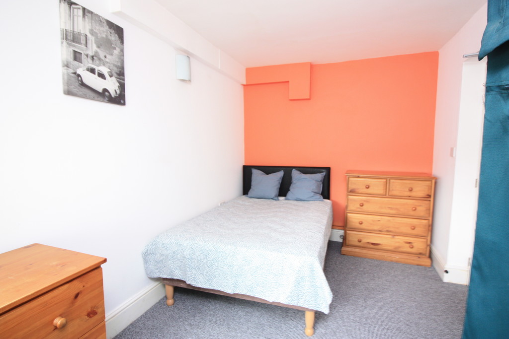 2 bed ground floor flat to rent in GFF, Exeter 6