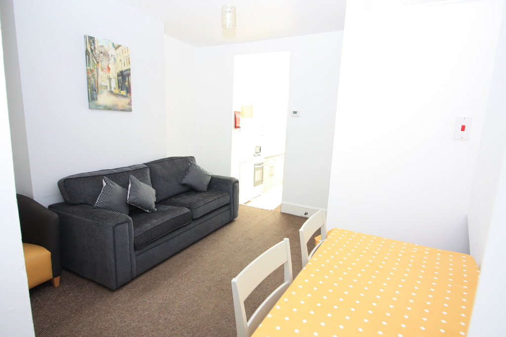 2 bed ground floor flat to rent in GFF, Exeter 1