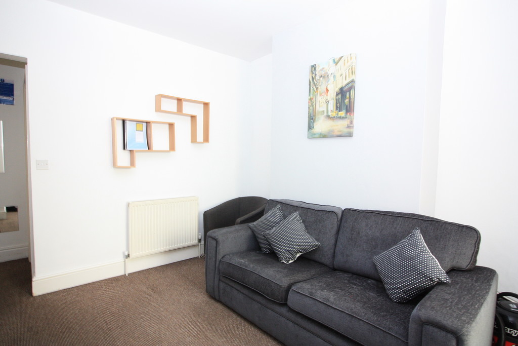 2 bed ground floor flat to rent in GFF, Exeter 2