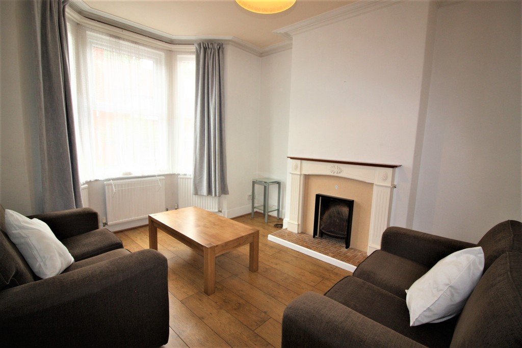 4 bed terraced house to rent in Monks Road, Mount Pleasant  - Property Image 3