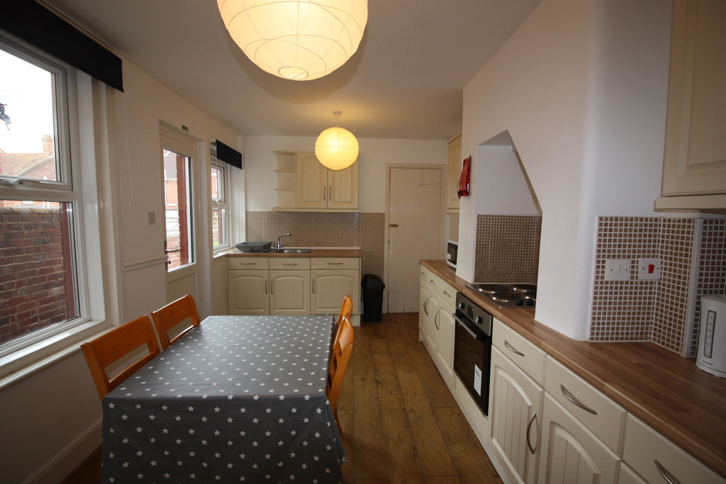 4 bed terraced house to rent in Monks Road, Mount Pleasant  - Property Image 2