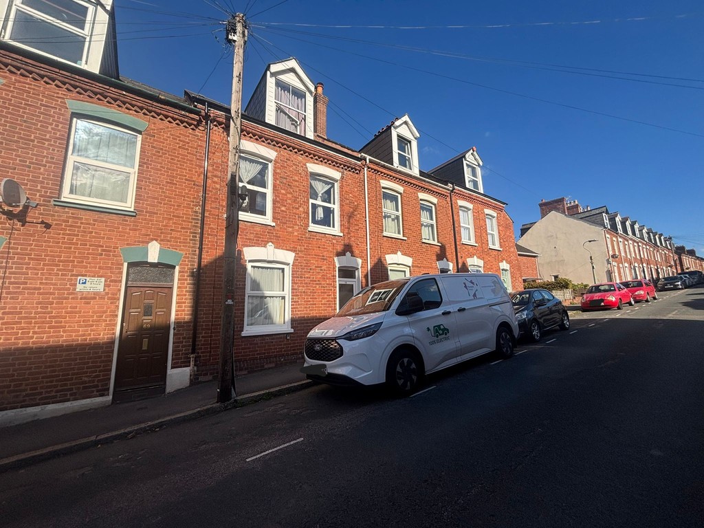 5 bed terraced house to rent in Portland Street, Exeter