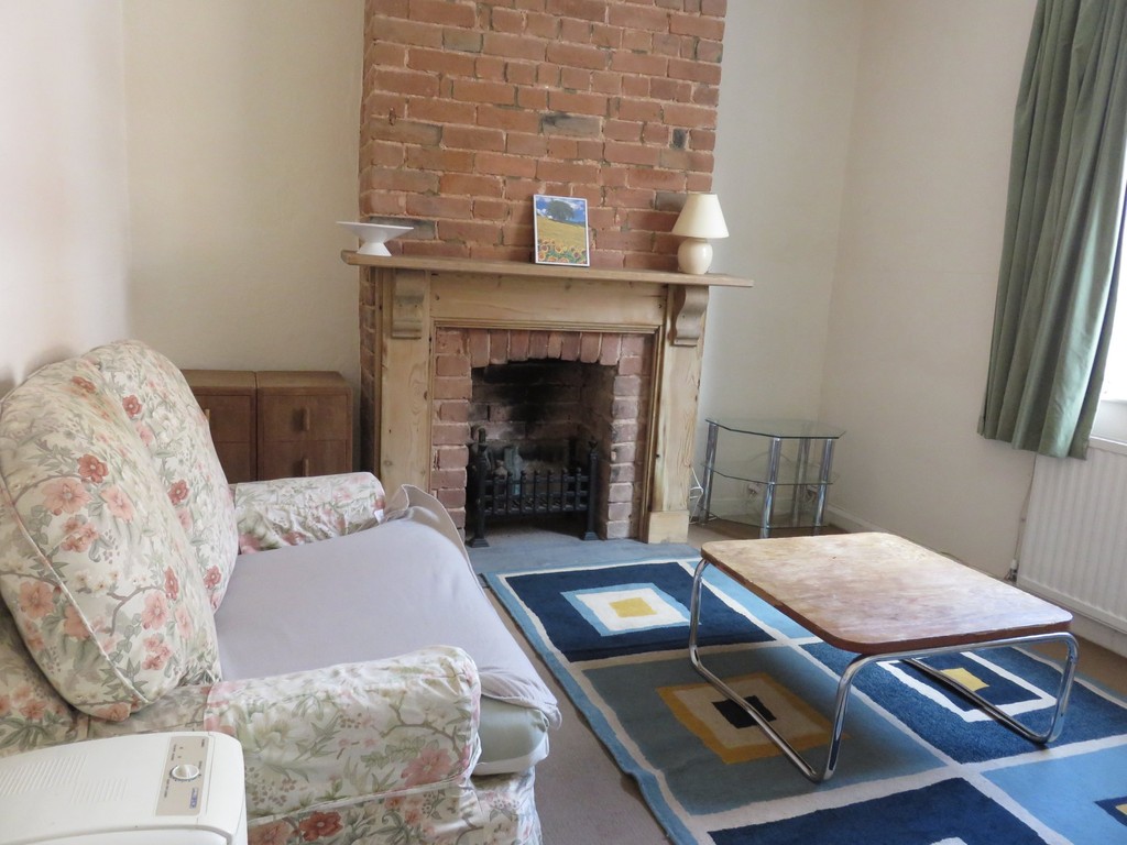 3 bed terraced house to rent in East John Walk, Exeter 1