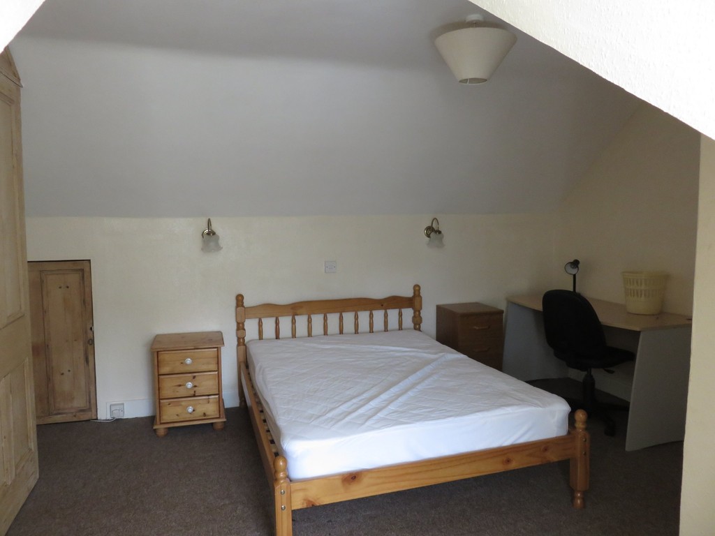 3 bed terraced house to rent in East John Walk, Exeter 5