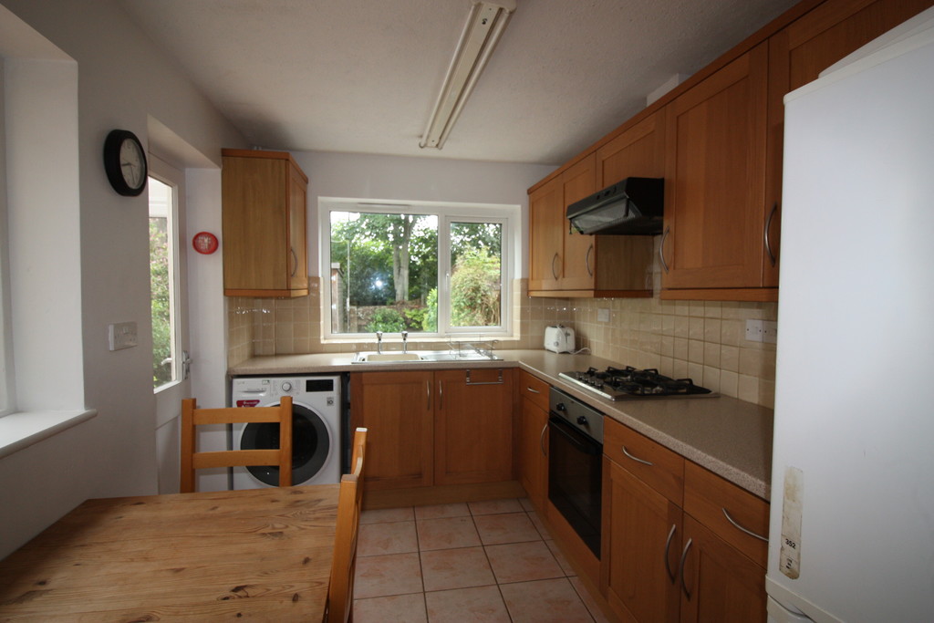 5 bed terraced house to rent in Portland Street, Devon  - Property Image 2