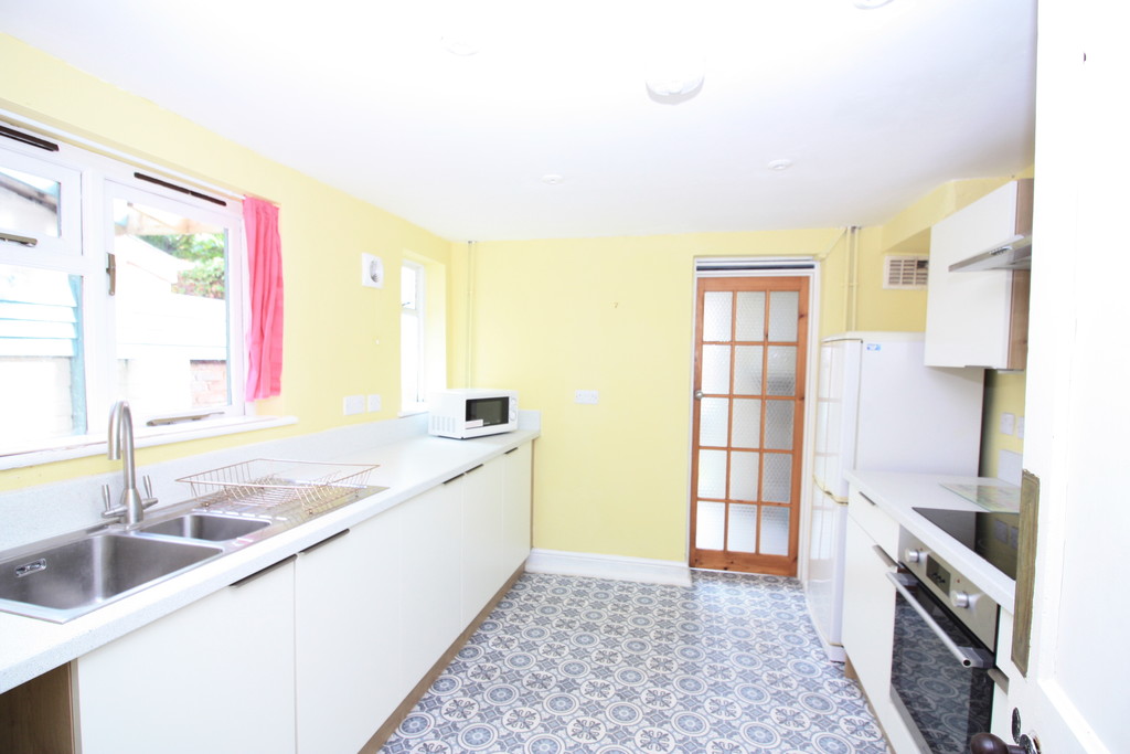 3 bed terraced house to rent in Hoopern Street, Devon 3