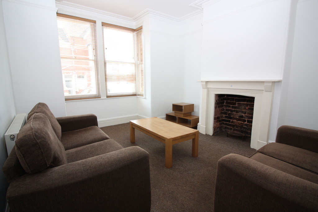 4 bed terraced house to rent in Monkswell Road, Exeter