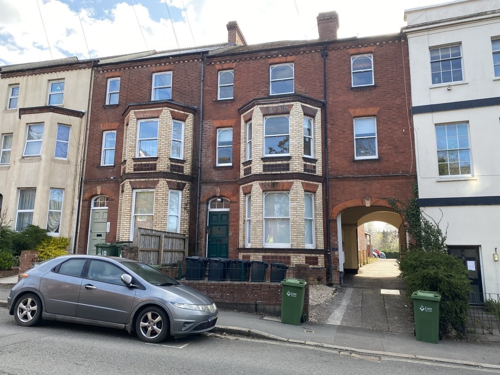 3 bed flat to rent in Pennsylvania Road,