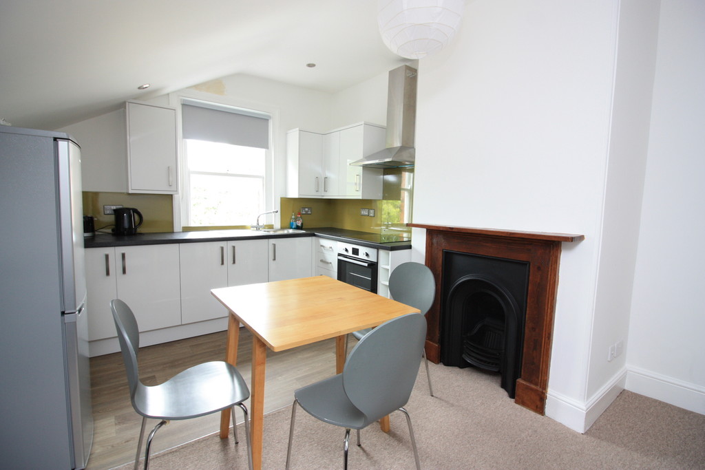3 bed flat to rent in Pennsylvania Road,