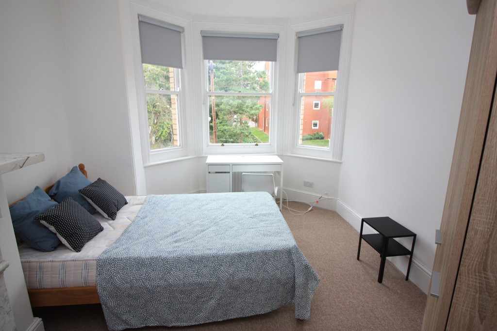 4 bed flat to rent in Pennsylvania Road  - Property Image 4