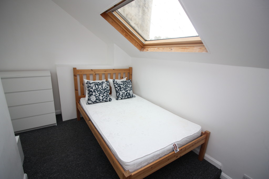 4 bed maisonette to rent in Clifton Road  - Property Image 10