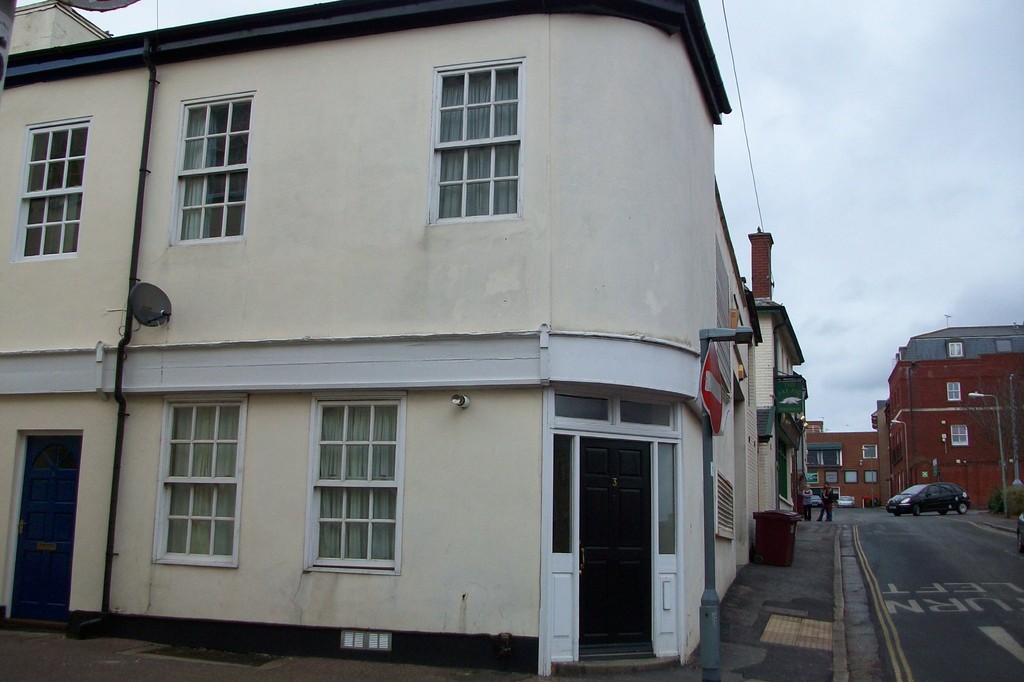 2 bed end of terrace house to rent in King Street, Devon 0