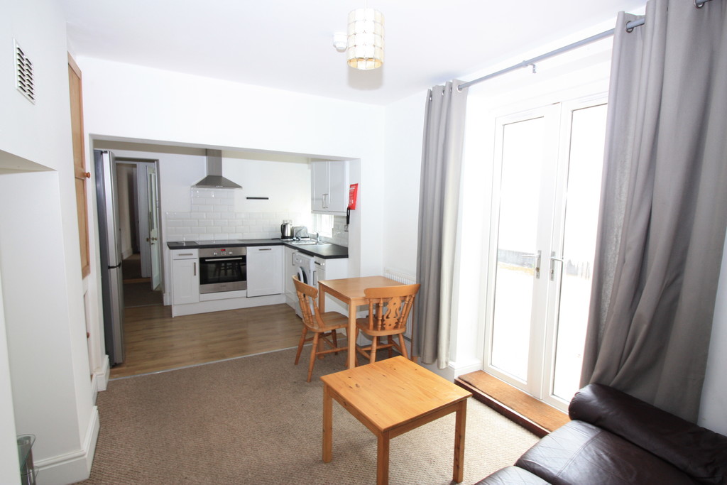 2 bed flat to rent in Pennsylvania Road,