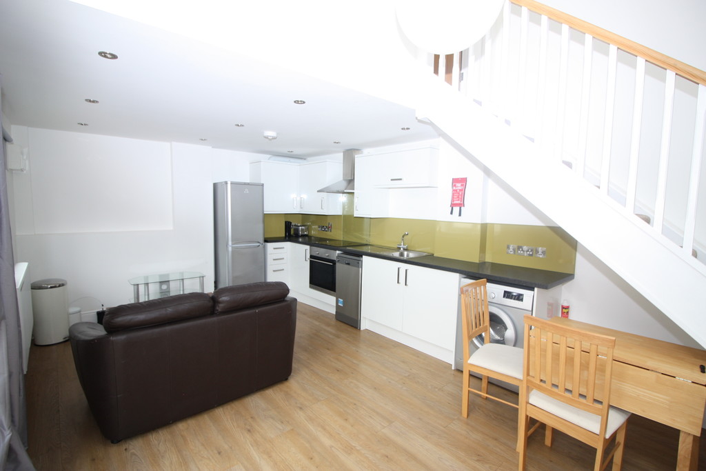 STUDENT PROPERTY 2025/2026
£169 per week per person, Excluding Bills
Rent advertised is per personSmart 2 bed house in a tucked away location off Clifton Road.
The property comprises 2 double bedrooms, open plan living room & kitchen, shower room and a shared sociable courtyard garden.