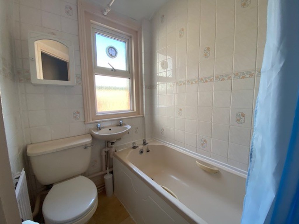 5 bed terraced house to rent in Kings Road, Devon  - Property Image 10