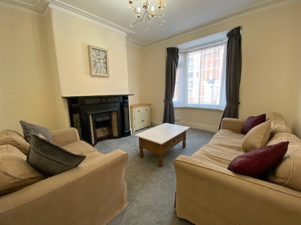 2 bed terraced house to rent in Mansfield Road, Exeter  - Property Image 3