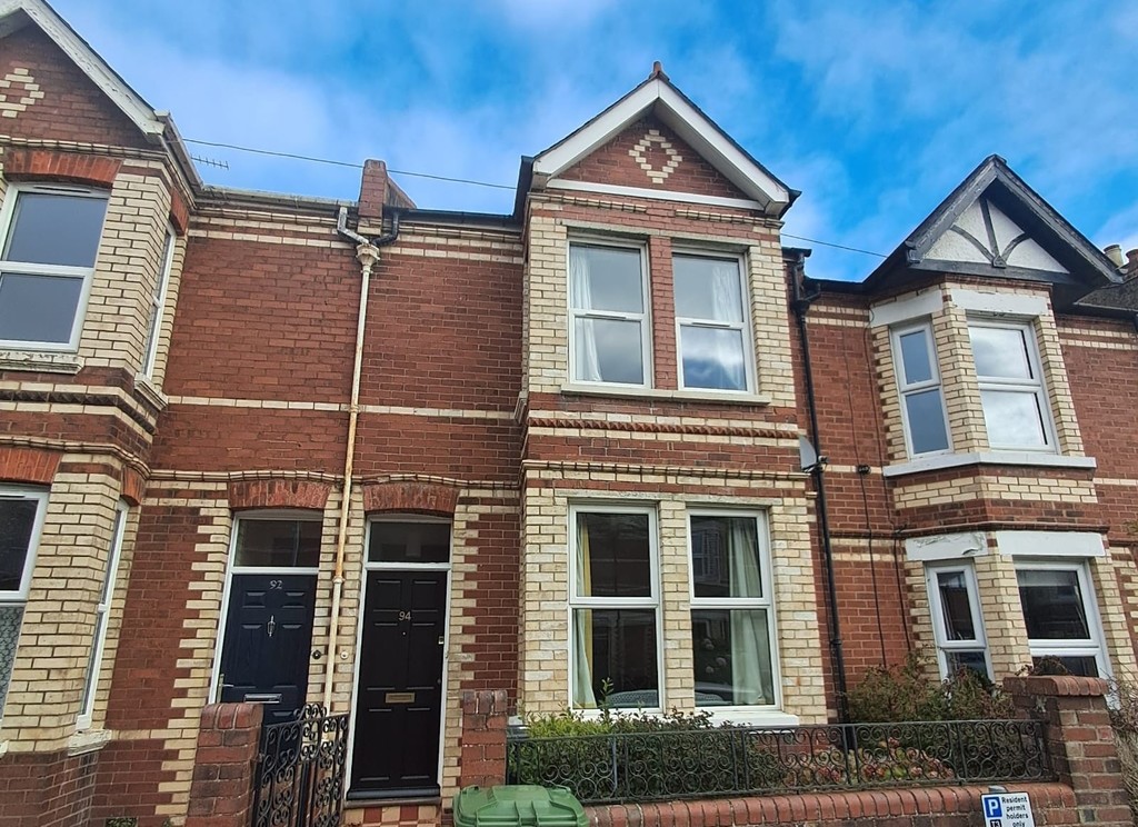 4 bed terraced house to rent in Monks Road