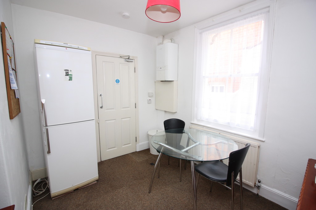 4 bed terraced house to rent in Monks Road, Exeter  - Property Image 4