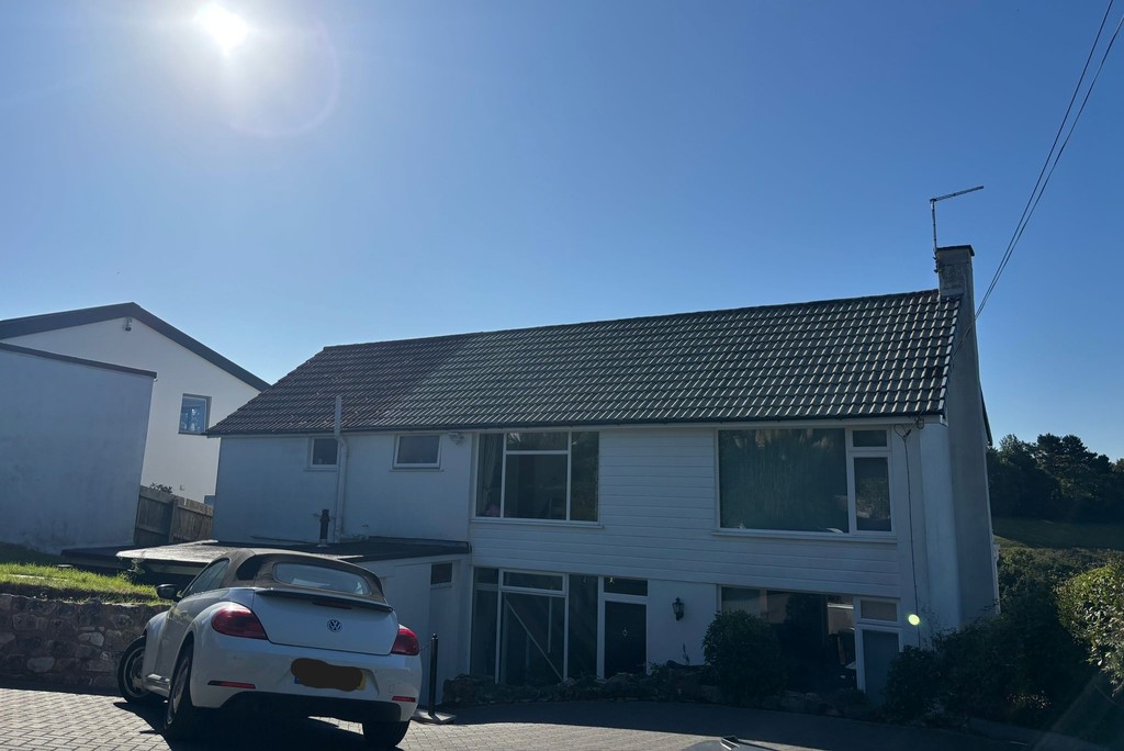 6 bed detached house to rent in Argyll Road, Exeter
