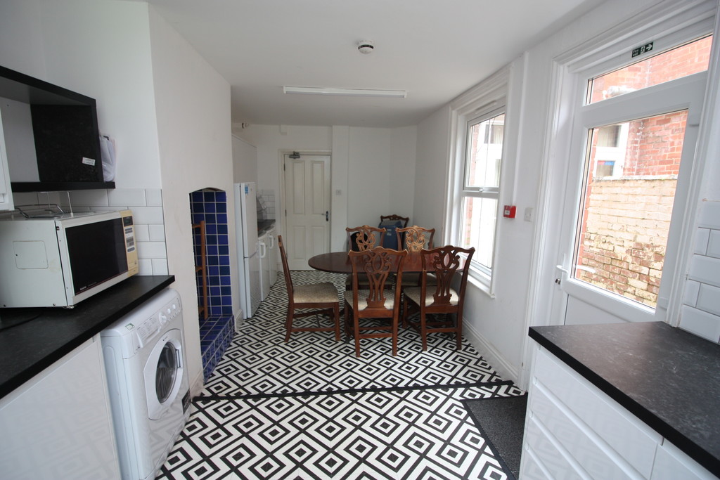 1 bed terraced house to rent in Sylvan Road, Exeter 3