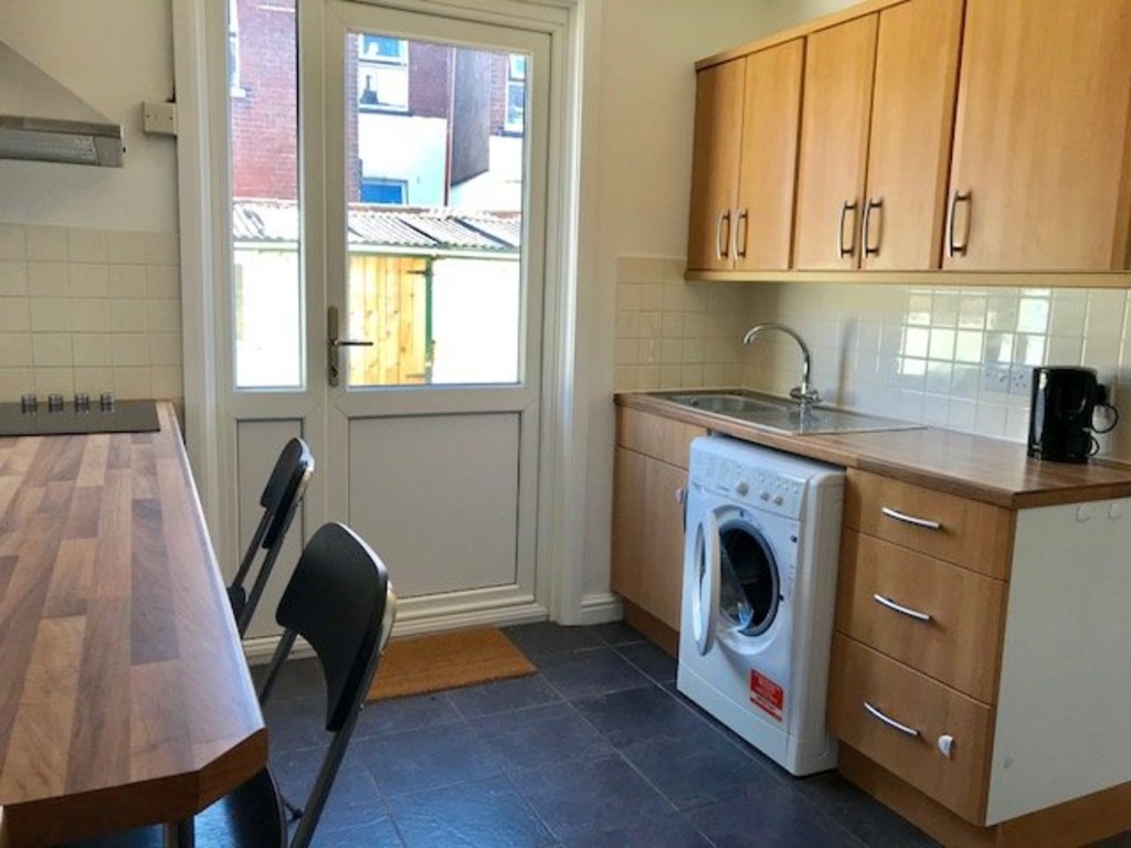 2 bed terraced house to rent in Rosewood Terrace, Exeter 2