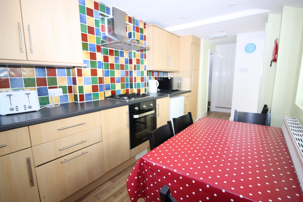 5 bed terraced house to rent in Portland Street  - Property Image 4
