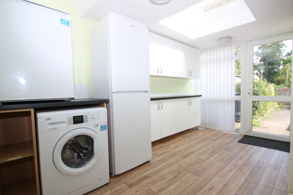 5 bed terraced house to rent in Portland Street  - Property Image 5