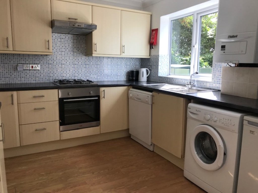 5 bed terraced house to rent in King Edward Street, Exeter 1
