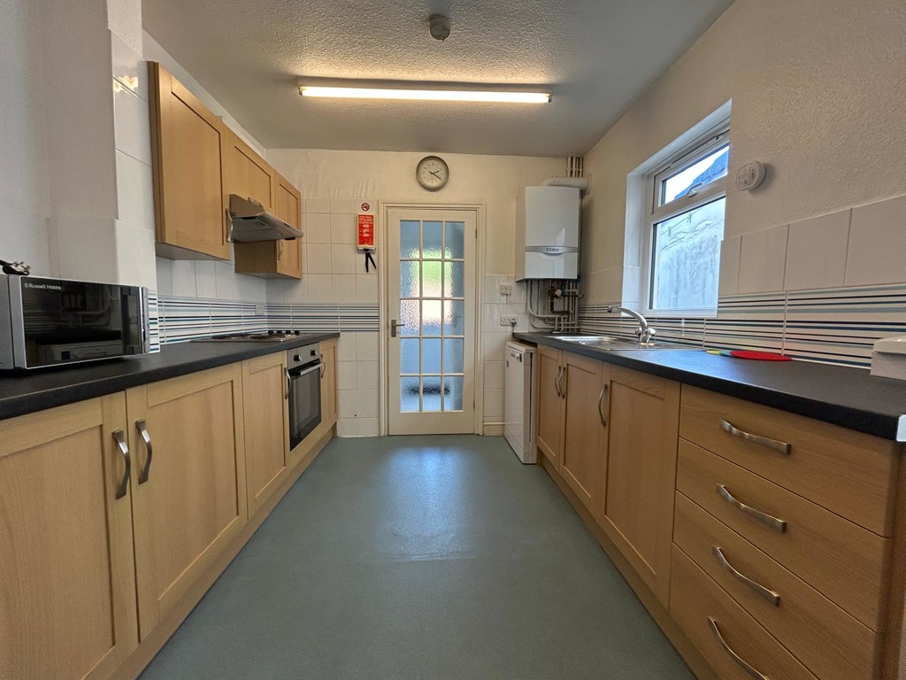 4 bed terraced house to rent in St Annes Road, Exeter, EX1  - Property Image 3