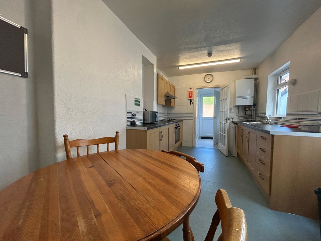 4 bed terraced house to rent in St Annes Road, Exeter, EX1  - Property Image 4