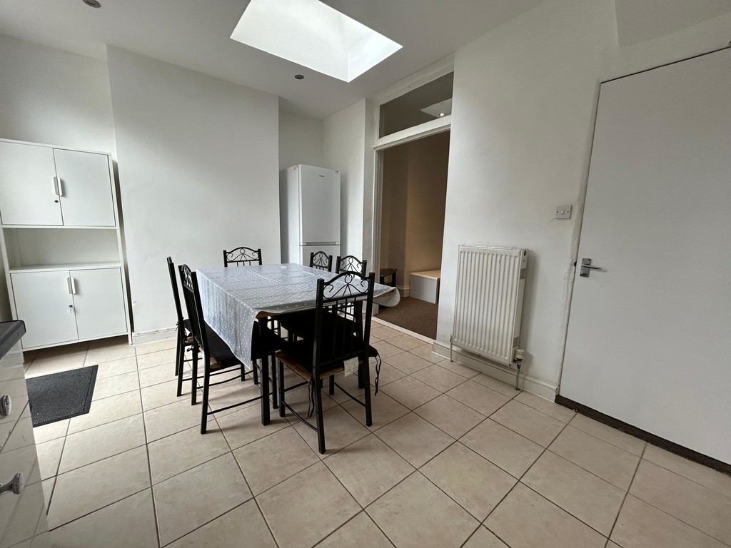 6 bed terraced house to rent in Victoria Street, Exeter