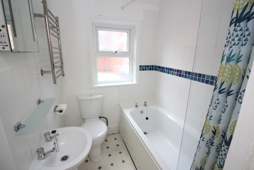 4 bed terraced house to rent in Manston Road  - Property Image 14