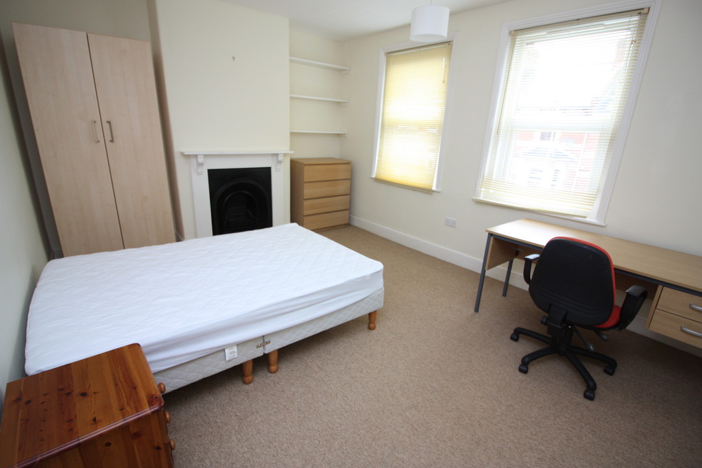 4 bed terraced house to rent in Manston Road  - Property Image 13