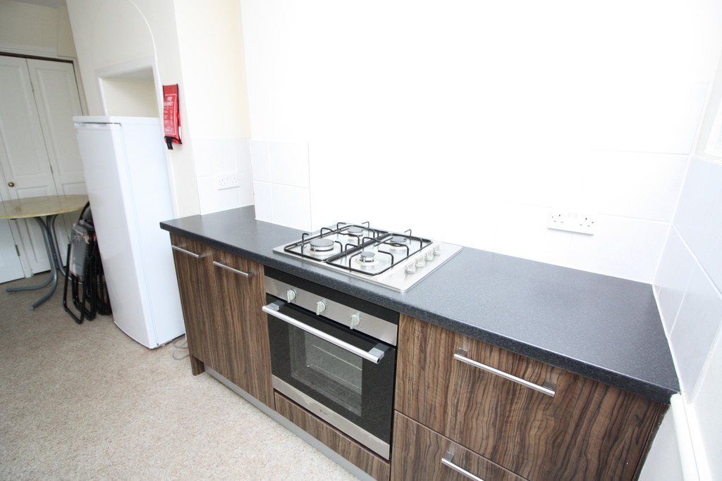 4 bed terraced house to rent in Manston Road  - Property Image 7
