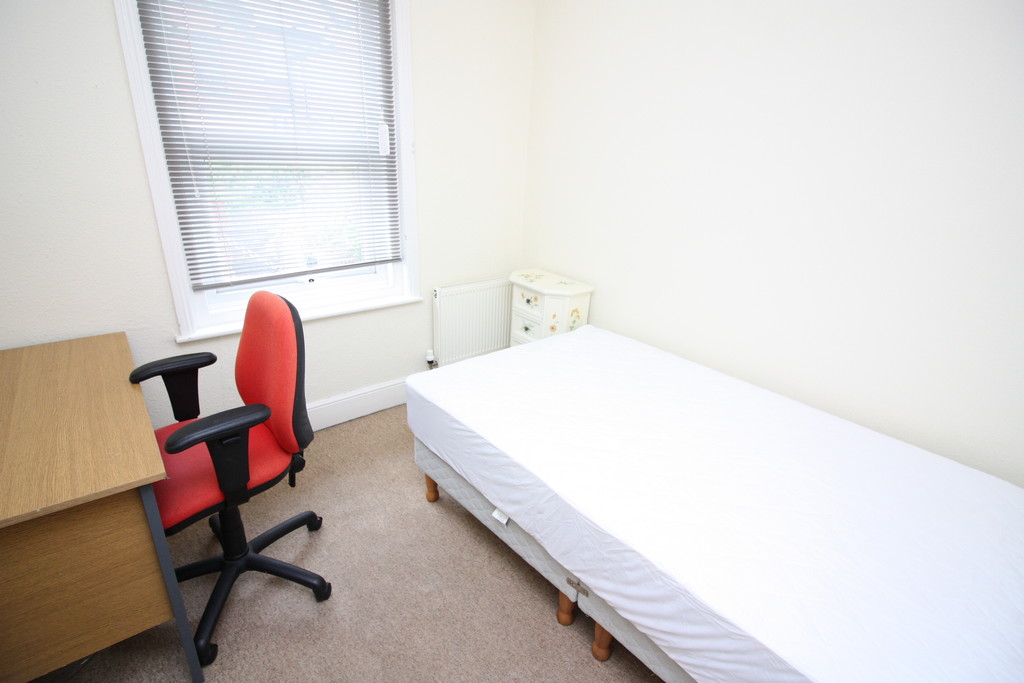 4 bed terraced house to rent in Manston Road  - Property Image 10