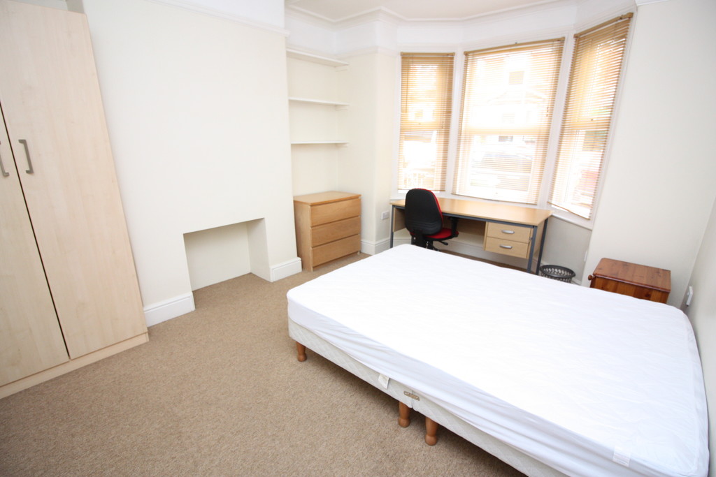 4 bed terraced house to rent in Manston Road  - Property Image 8