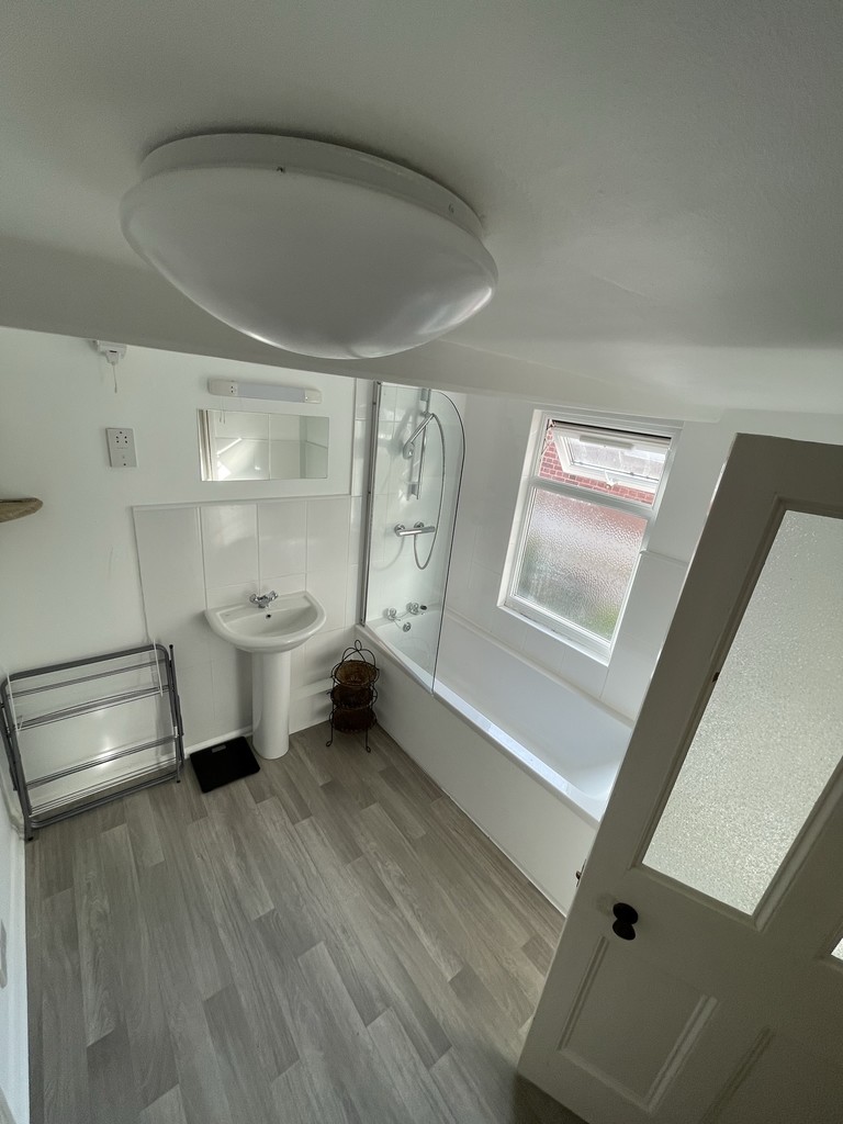 1 bed terraced house to rent in Alexandra Terrace, Exeter  - Property Image 14