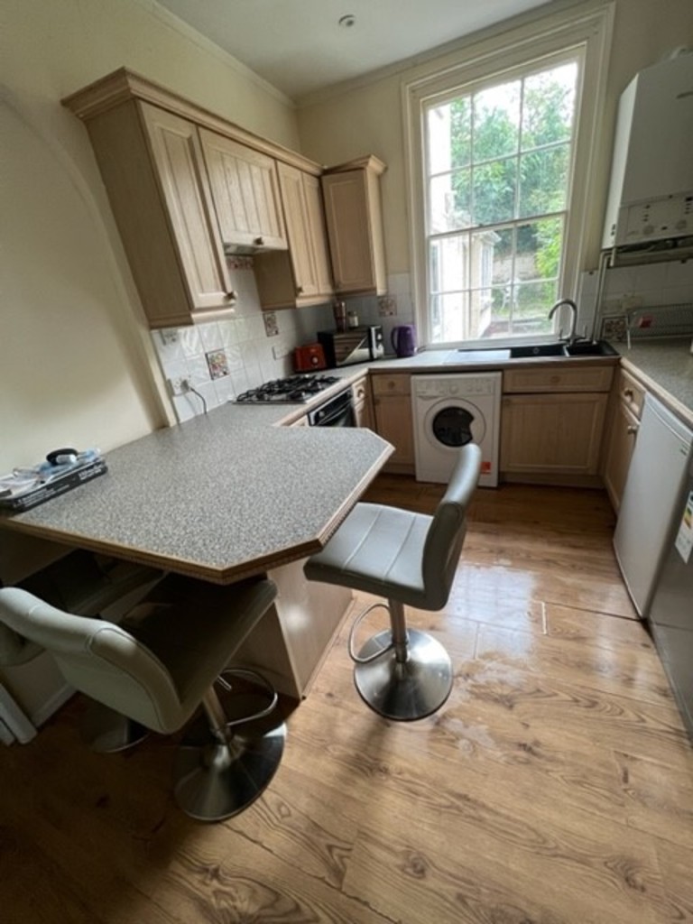 6 bed terraced house to rent in Alexandra Terrace, Exeter 3