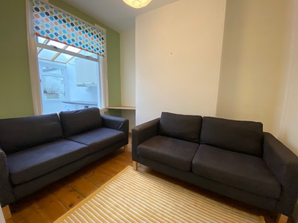 4 bed terraced house to rent in Old Park Road, Exeter