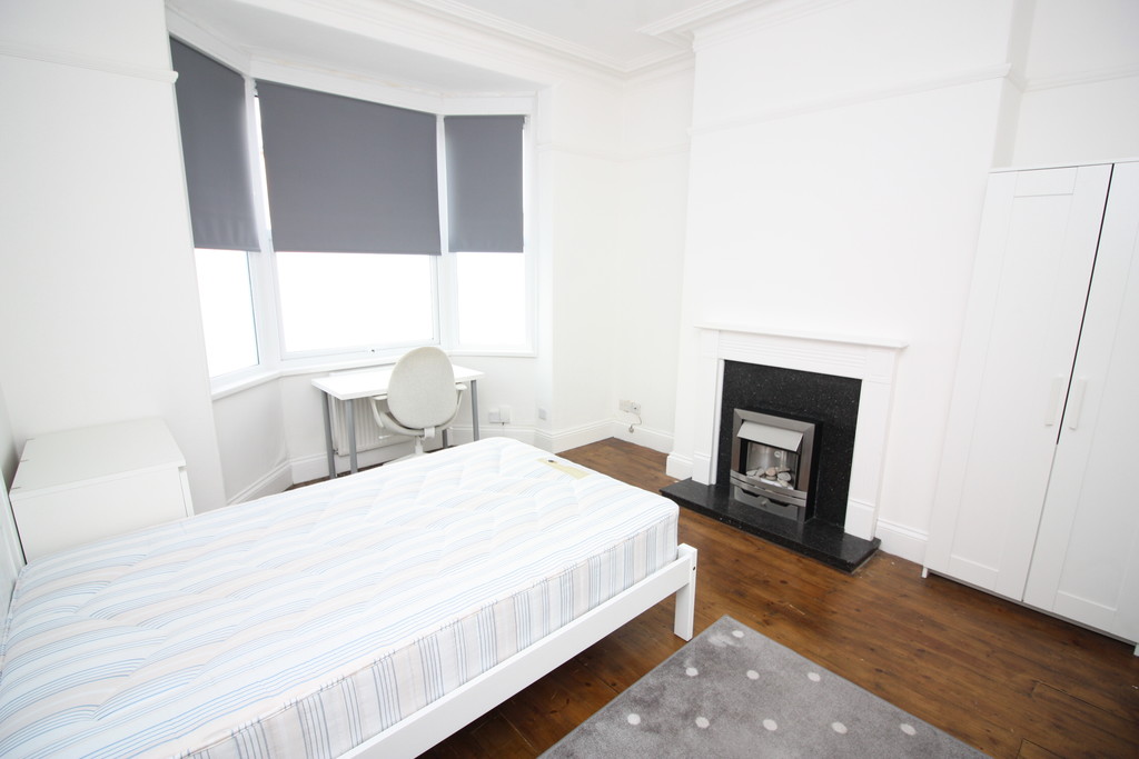 2 bed apartment to rent in Leighton Terrace, Exeter
