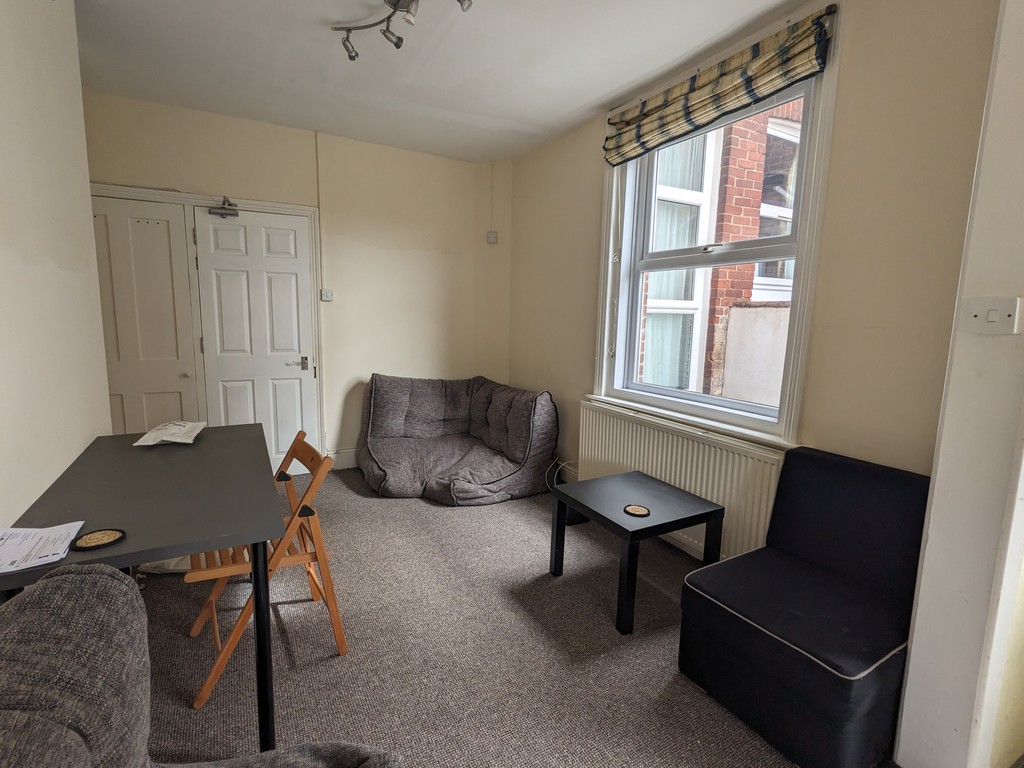 1 bed terraced house to rent in Cowley Bridge Road, Exeter 2