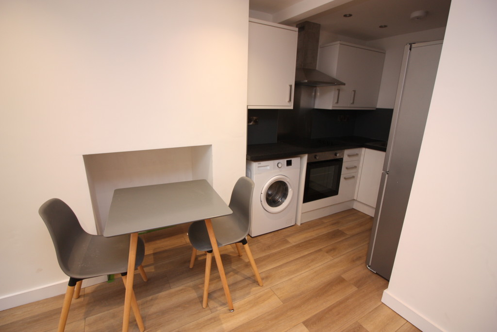 2 bed apartment to rent in Mount Pleasant Road Ground Floor Flat, Exeter 3