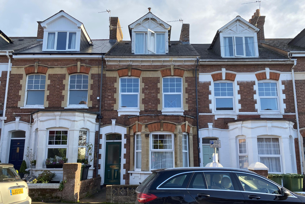 6 bed terraced house to rent in Elmside