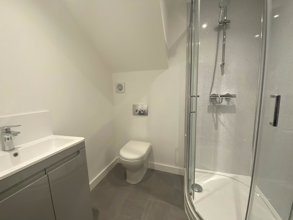 2 bed flat to rent in Mount Pleasant Road, Exeter 2