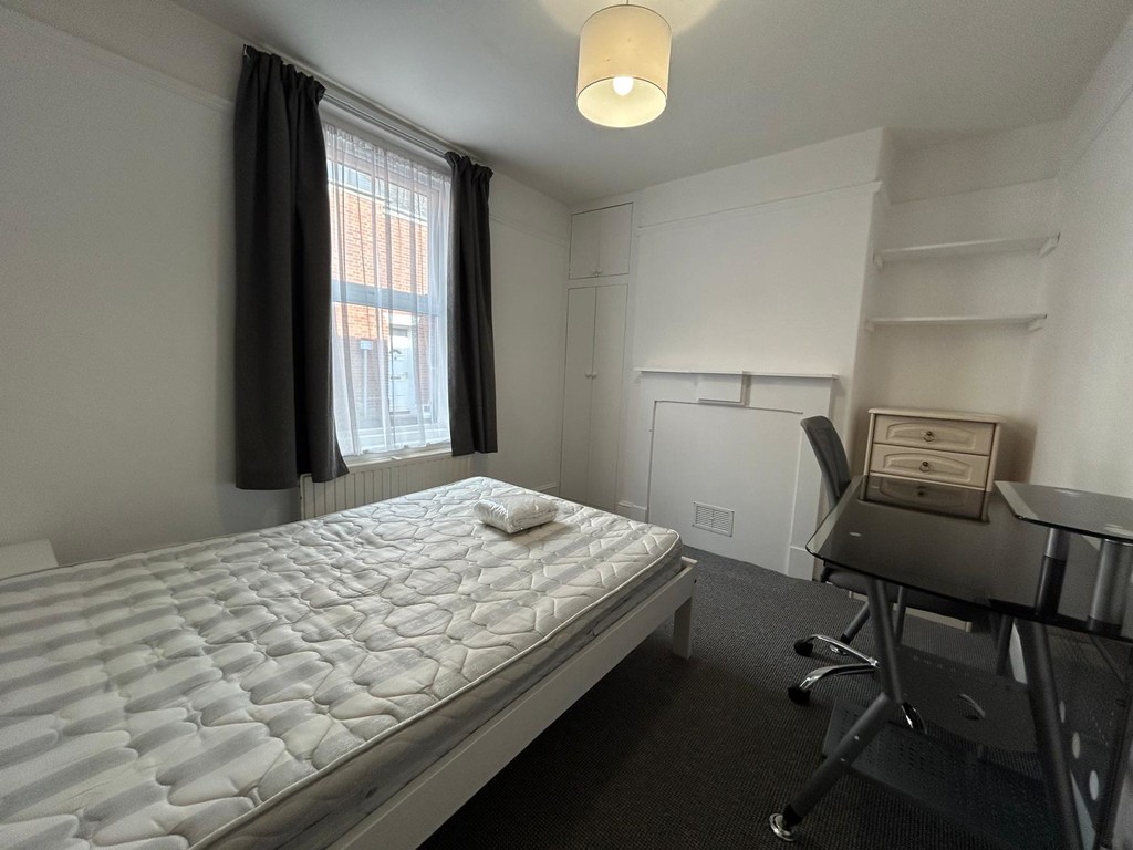 3 bed terraced house to rent in Hoopern Street  - Property Image 5
