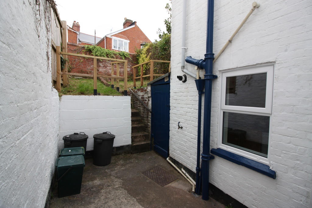 3 bed terraced house to rent in Hoopern Street  - Property Image 12