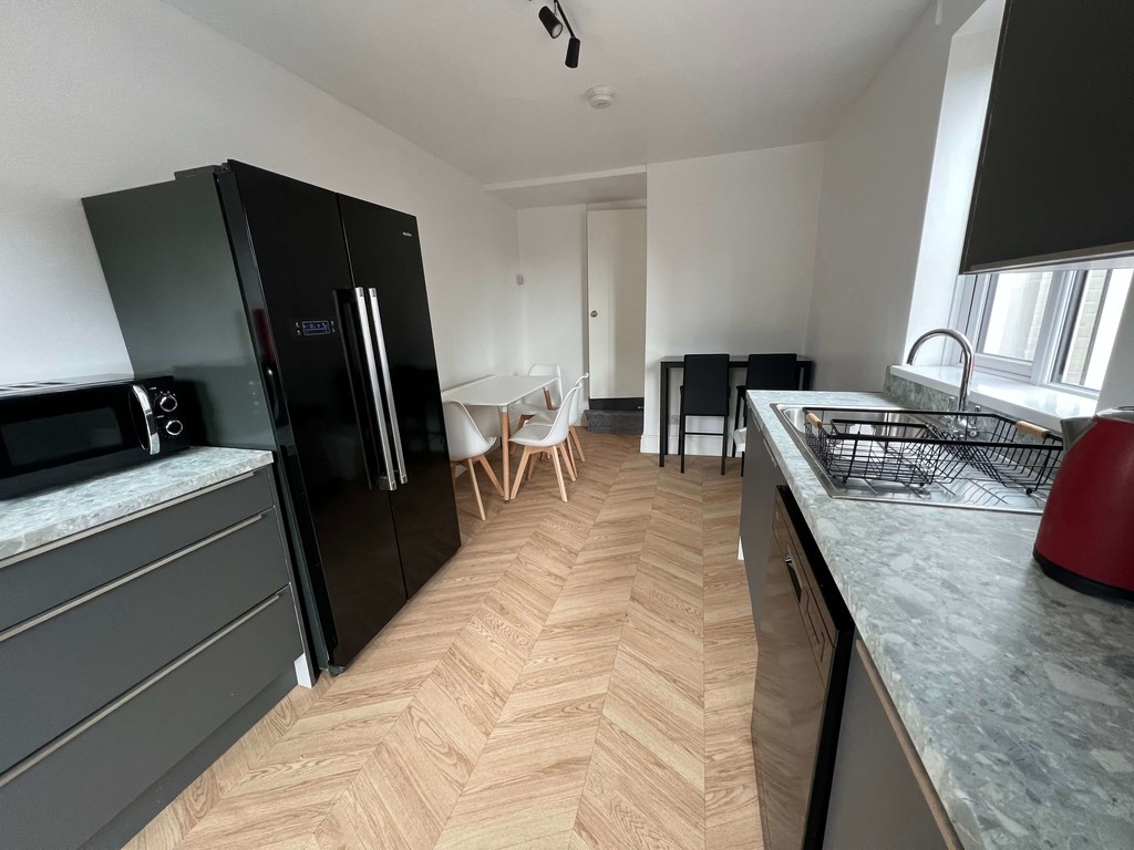 5 bed terraced house to rent in Pinhoe Road, Exeter - Property Image 1