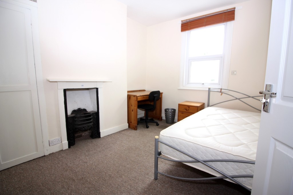 4 bed terraced house to rent in Codrington Street, Exeter  - Property Image 5