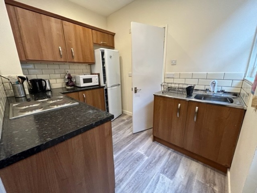 4 bed terraced house to rent in Monks Road, Exeter  - Property Image 2